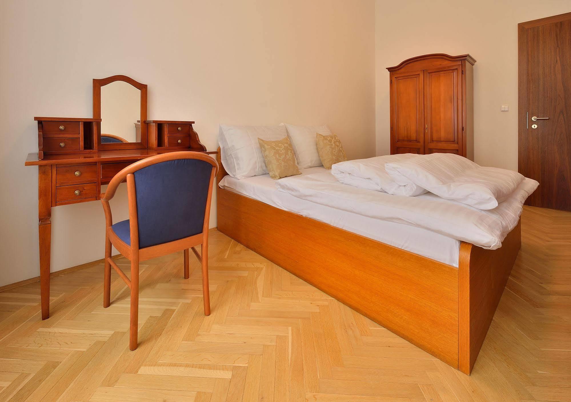 Ambiente Serviced Apartments - Tallerova Bratislava Exterior photo
